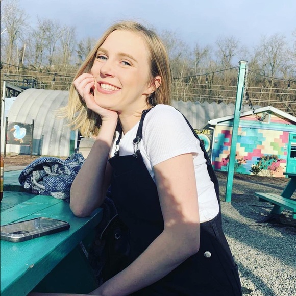 Meet your Posher, Emma - Picture 1 of 1